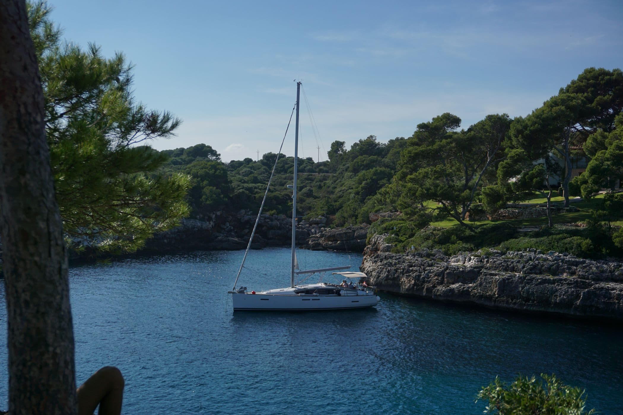 Mallorca deep water solo rock climbing Rockbusters