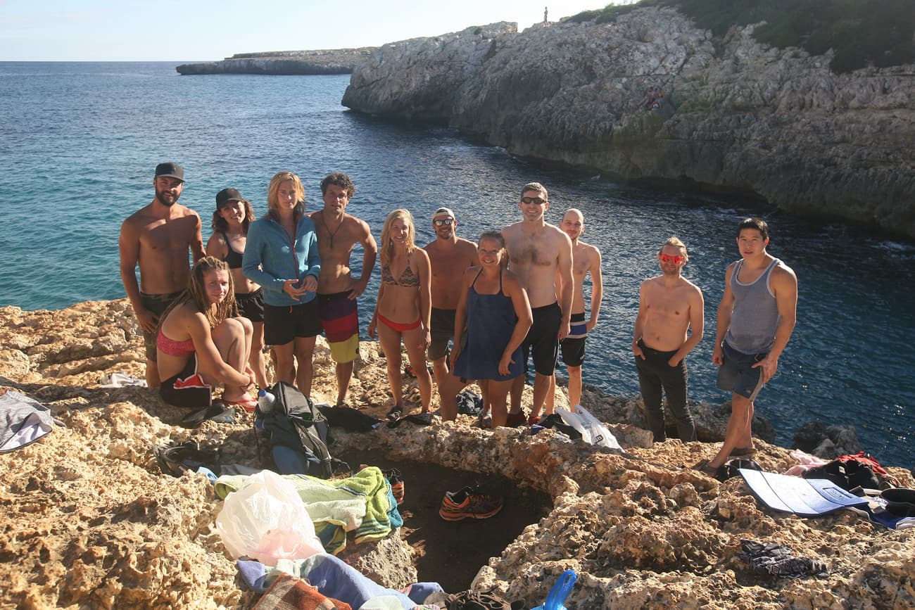 Mallorca deep water solo rock climbing Rockbusters group picture Cala Barquez