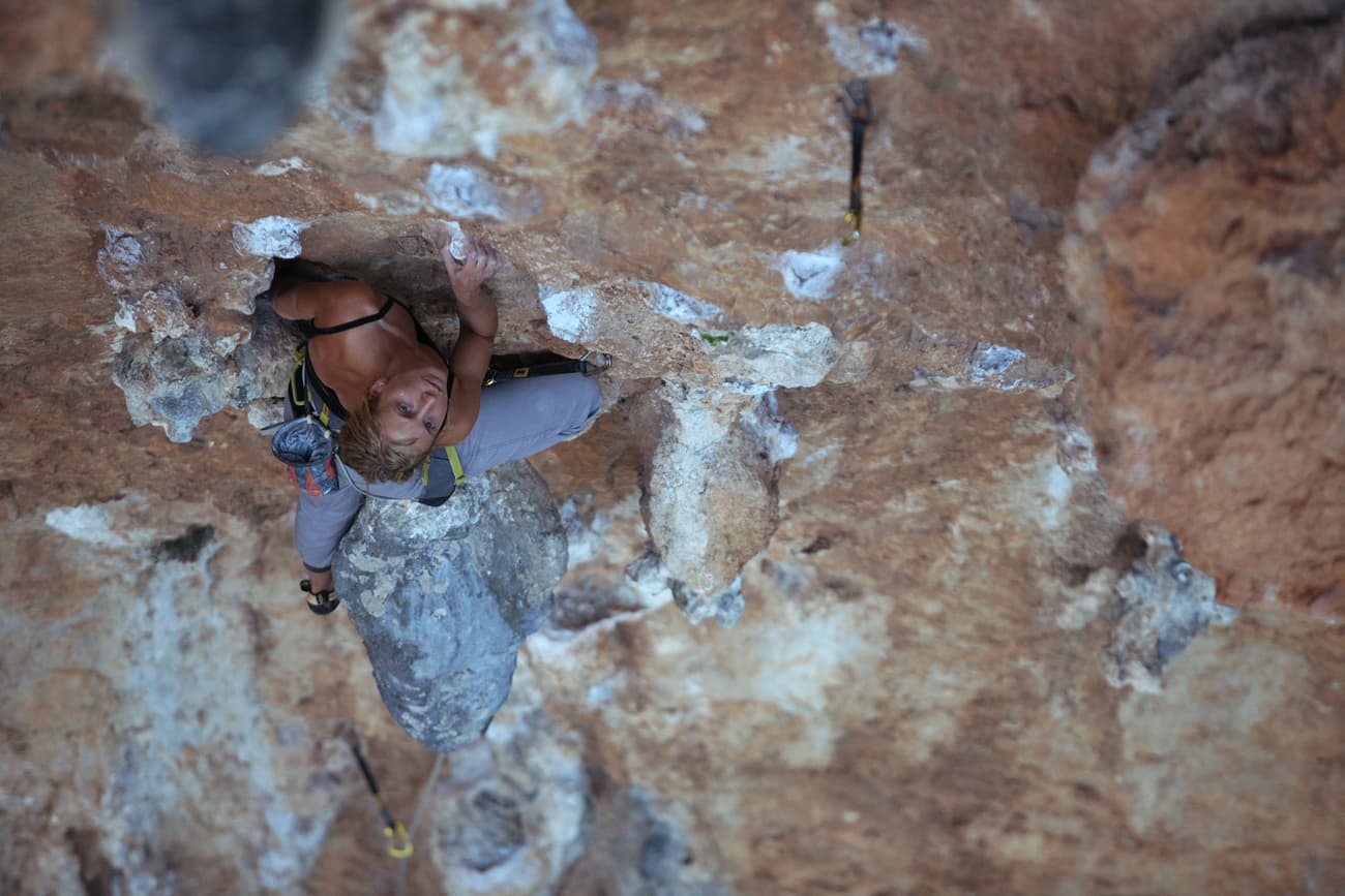 Mallorca deep water solo rock climbing Rockbusters Erin