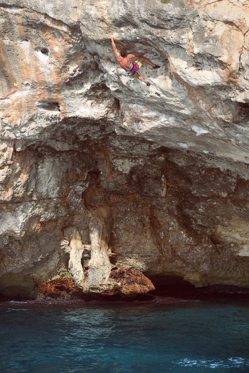 Mallorca deep water solo rock climbing Rockbusters Jany