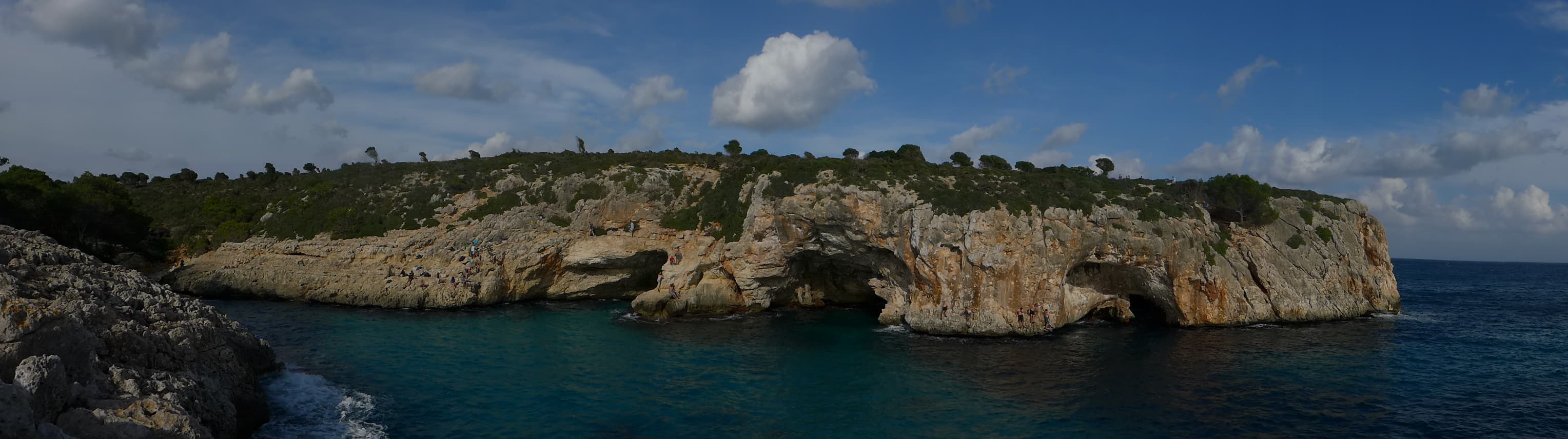 Mallorca deep water solo rock climbing Rockbusters